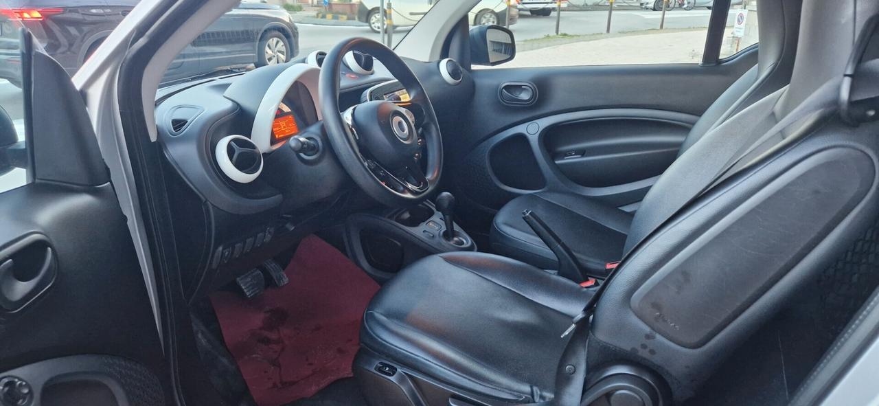 Smart ForTwo 70 1.0 twinamic 68.565 km NAVI