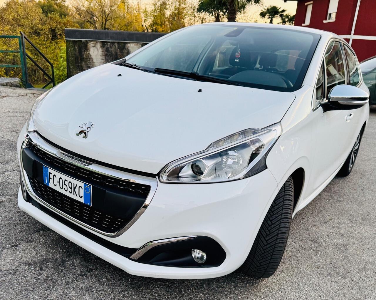 Peugeot 208 PureTech 82 5 porte Allure Ok Neopatentati