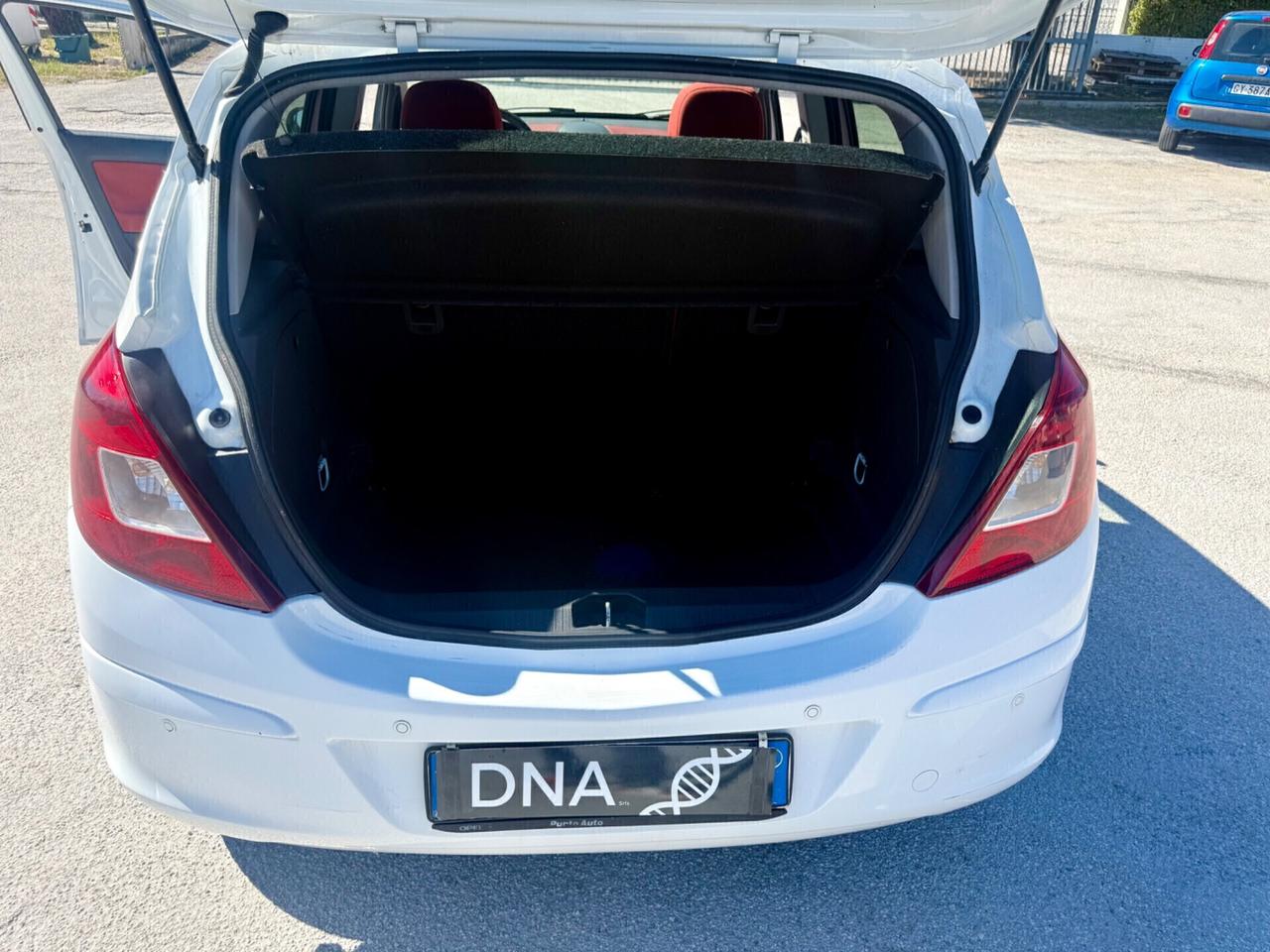 Opel Corsa 1.2 Benzina NEOPATENTATI UNIPROPRIETÀ