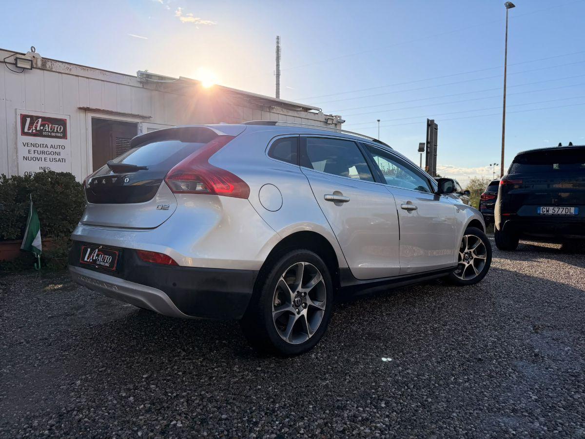 VOLVO - V40 Cross Country - D2 Volvo Ocean Race