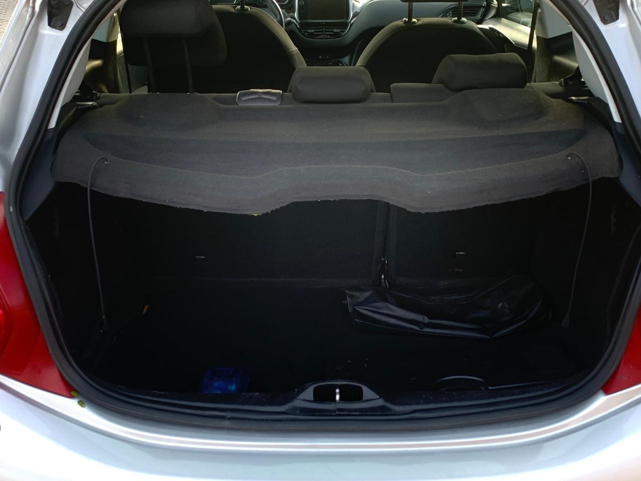 Peugeot 208 1.4 HDi 68 CV 3 porte Allure