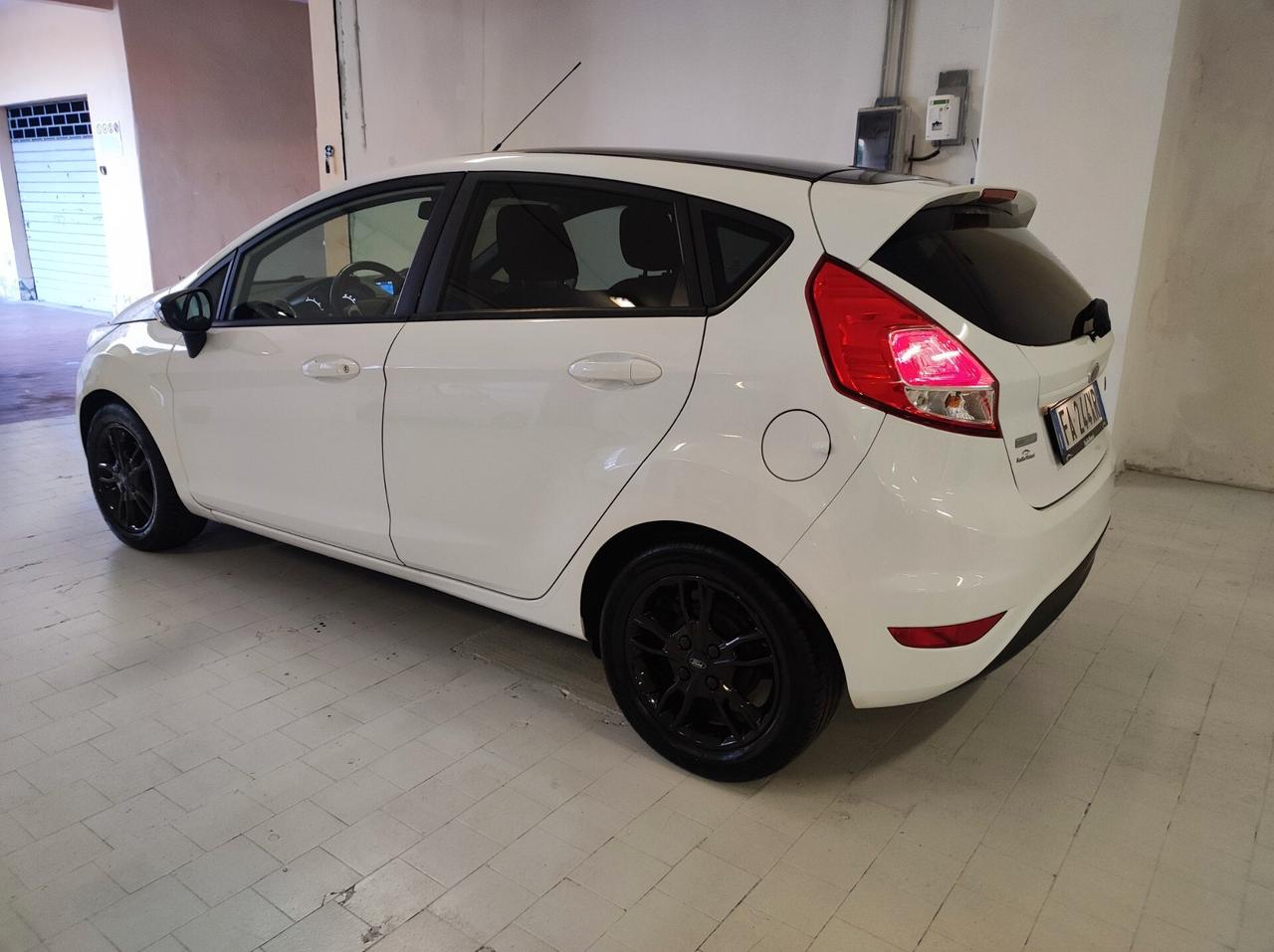Ford Fiesta 1.0 100CV AUTOMATICA Black & White Edition