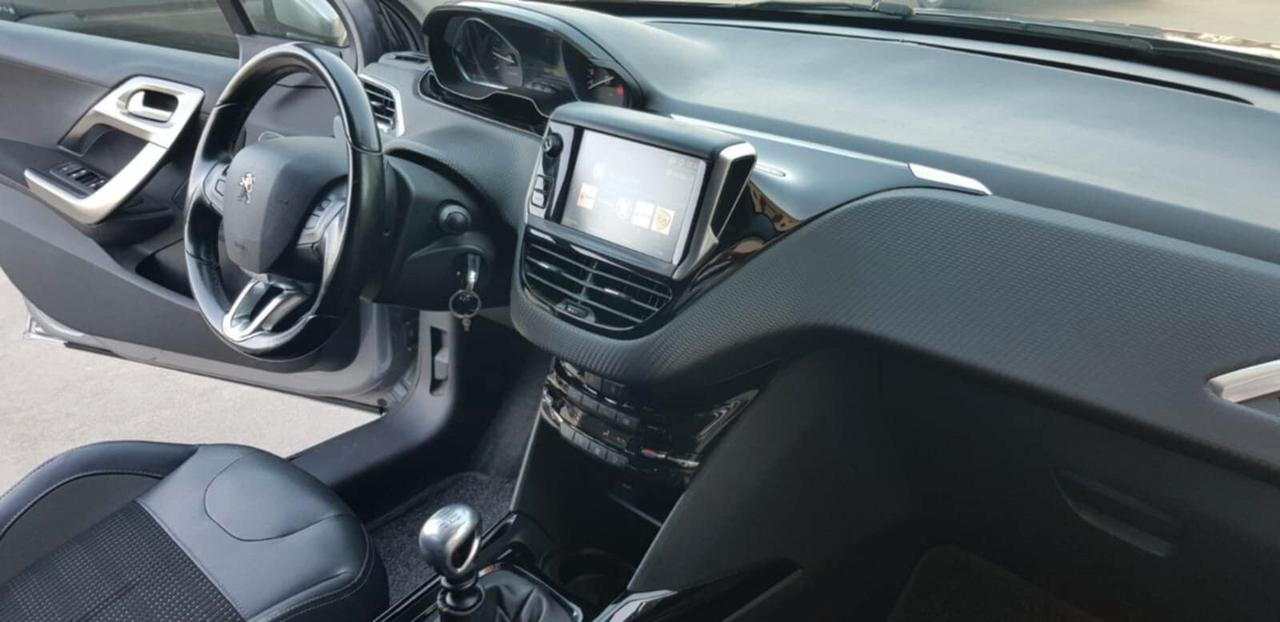 Peugeot 2008 1.5 HDi 100 CV Allure