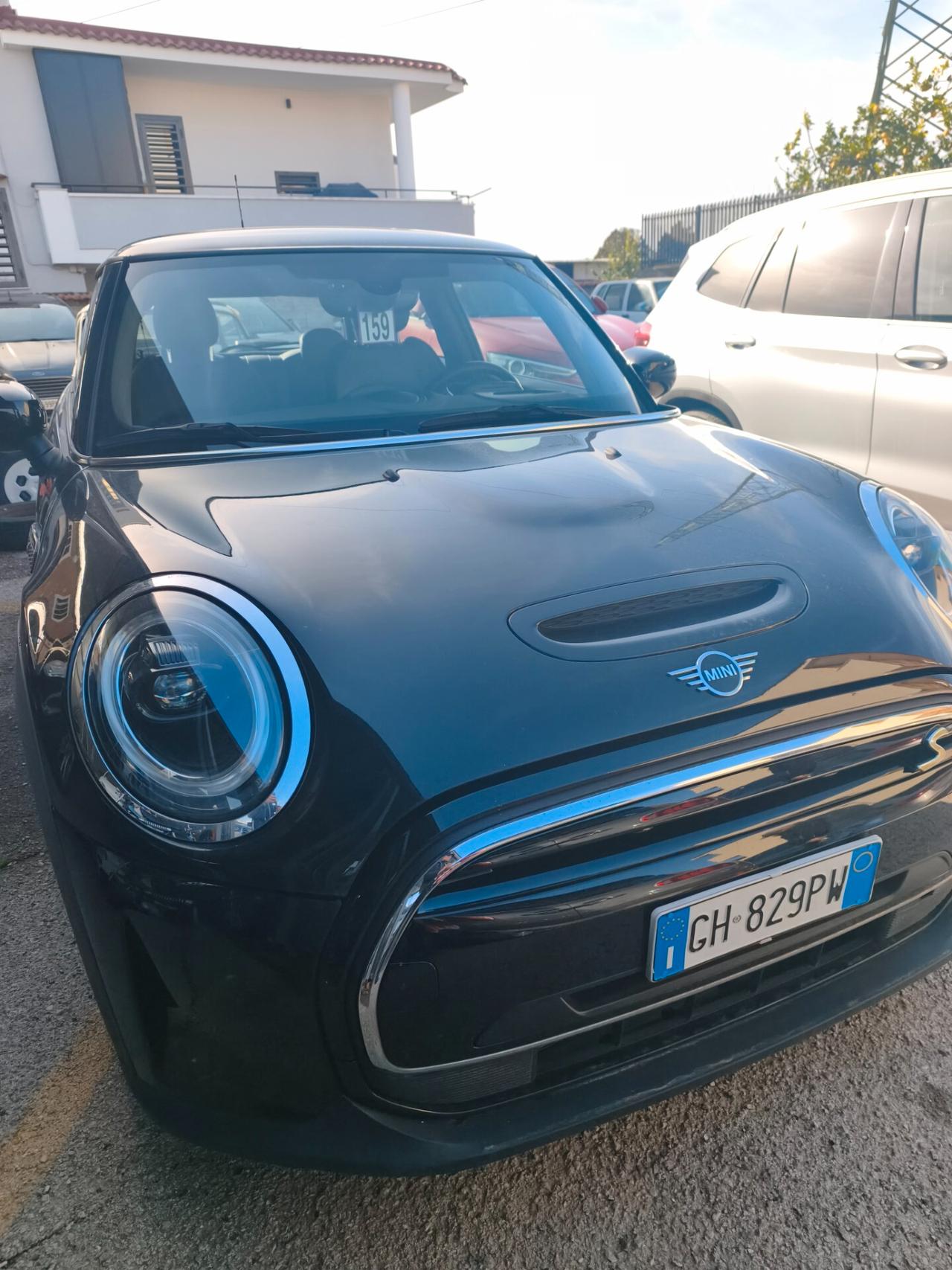 Mini Full Electric Cooper SE Yours e-tape display