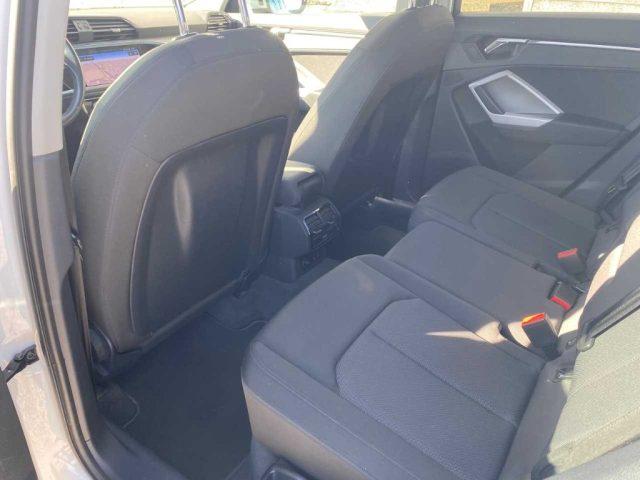 AUDI Q3 35 TDI Business Advanced