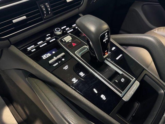PORSCHE Cayenne 3.0 V6 E-Hybrid *UNIPROP*RADAR*SPORT CHRONO*