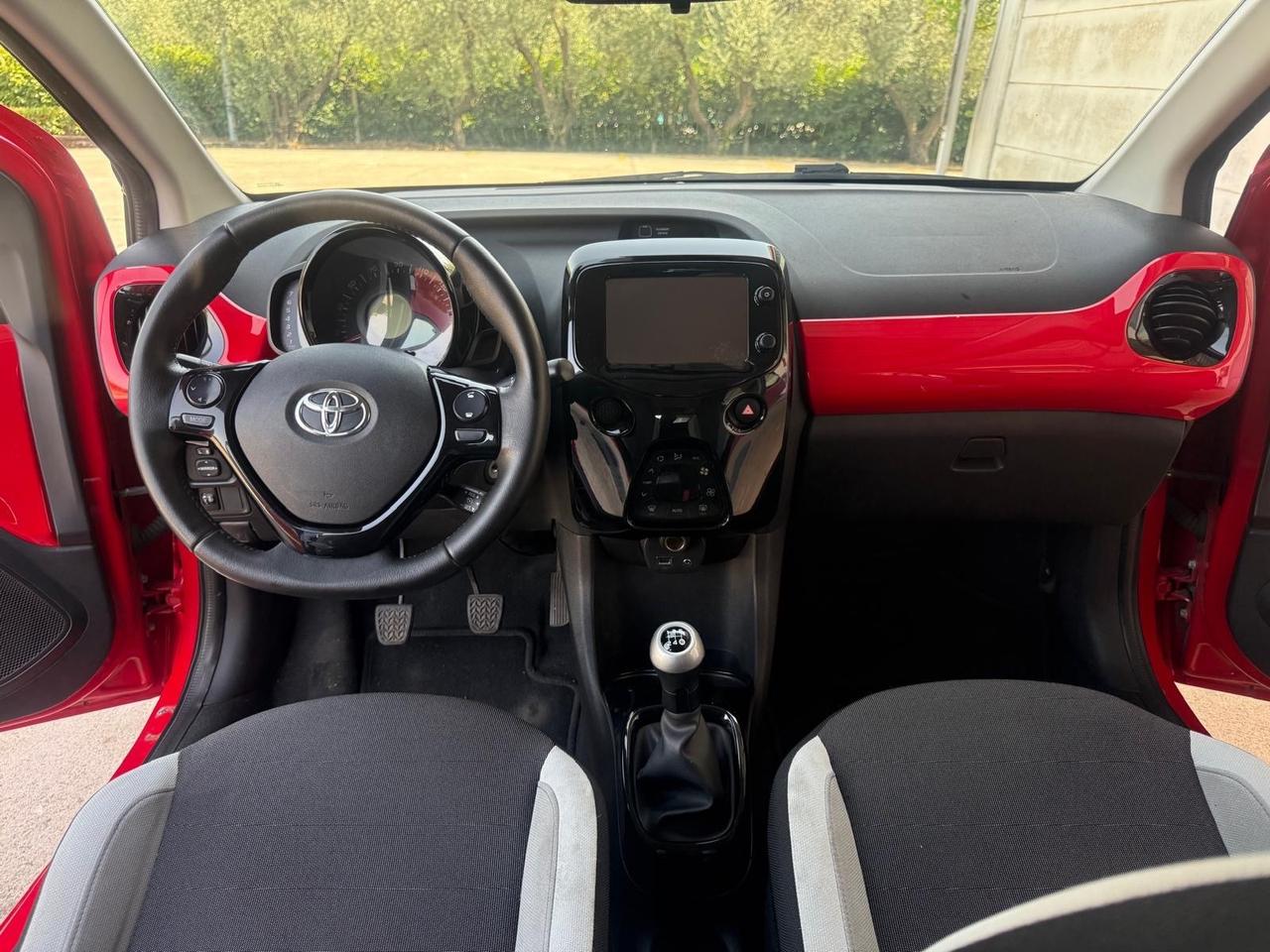 Toyota Aygo 1.0 VVT-i 69 CV 5 porte x-cite