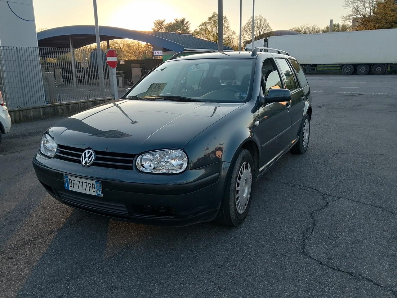 Volkswagen Golf station wagon 1.6 cc impianto GPL brc valido fino 2032 30.000 km