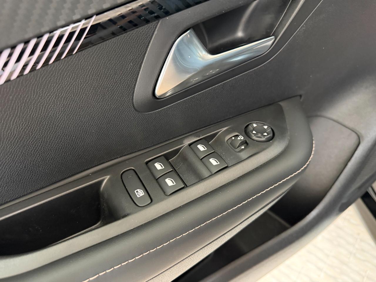 Peugeot 208 Hybrid 145 e-DCS6 Allure Km 15000 2025