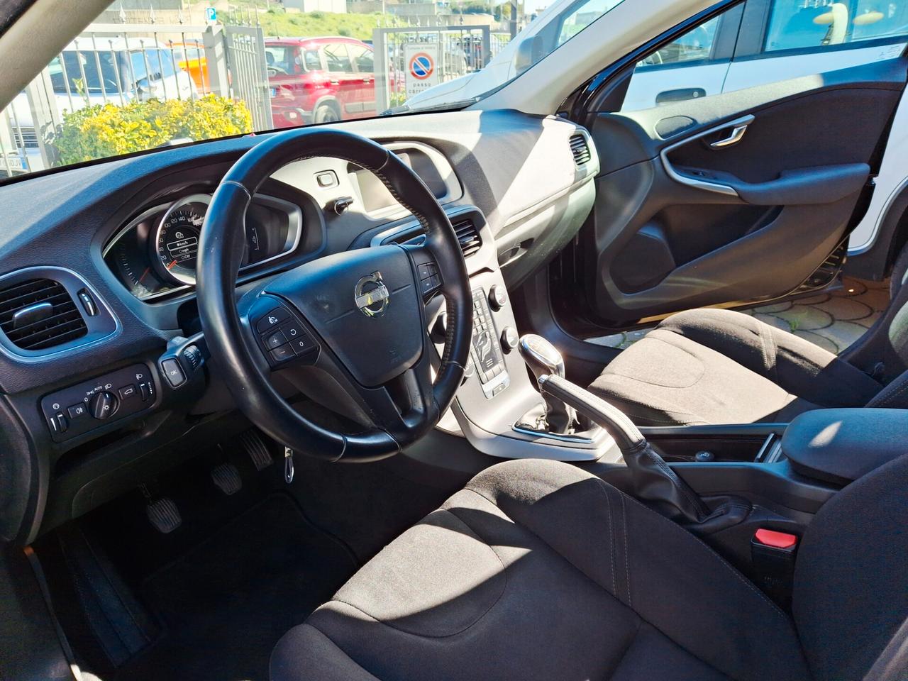 Volvo V40 D2 1.6 Summum" Perfetta!