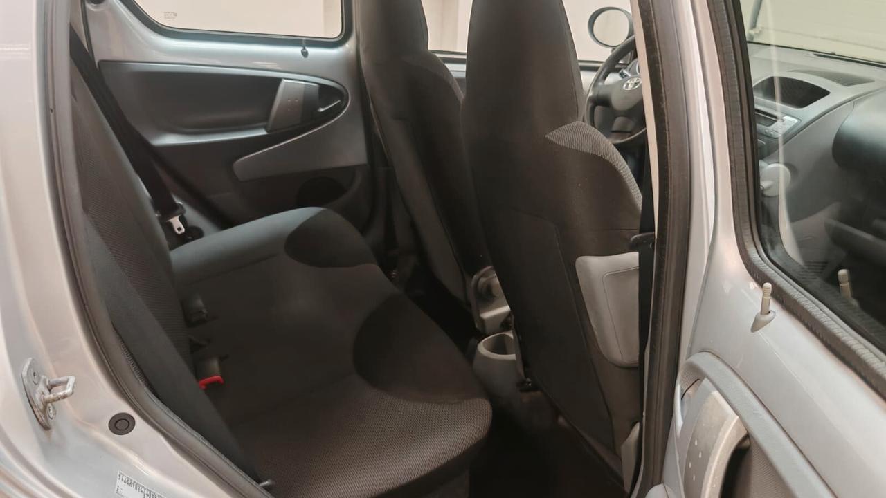 Toyota Aygo 1.0 12V VVT-i 5P Sol