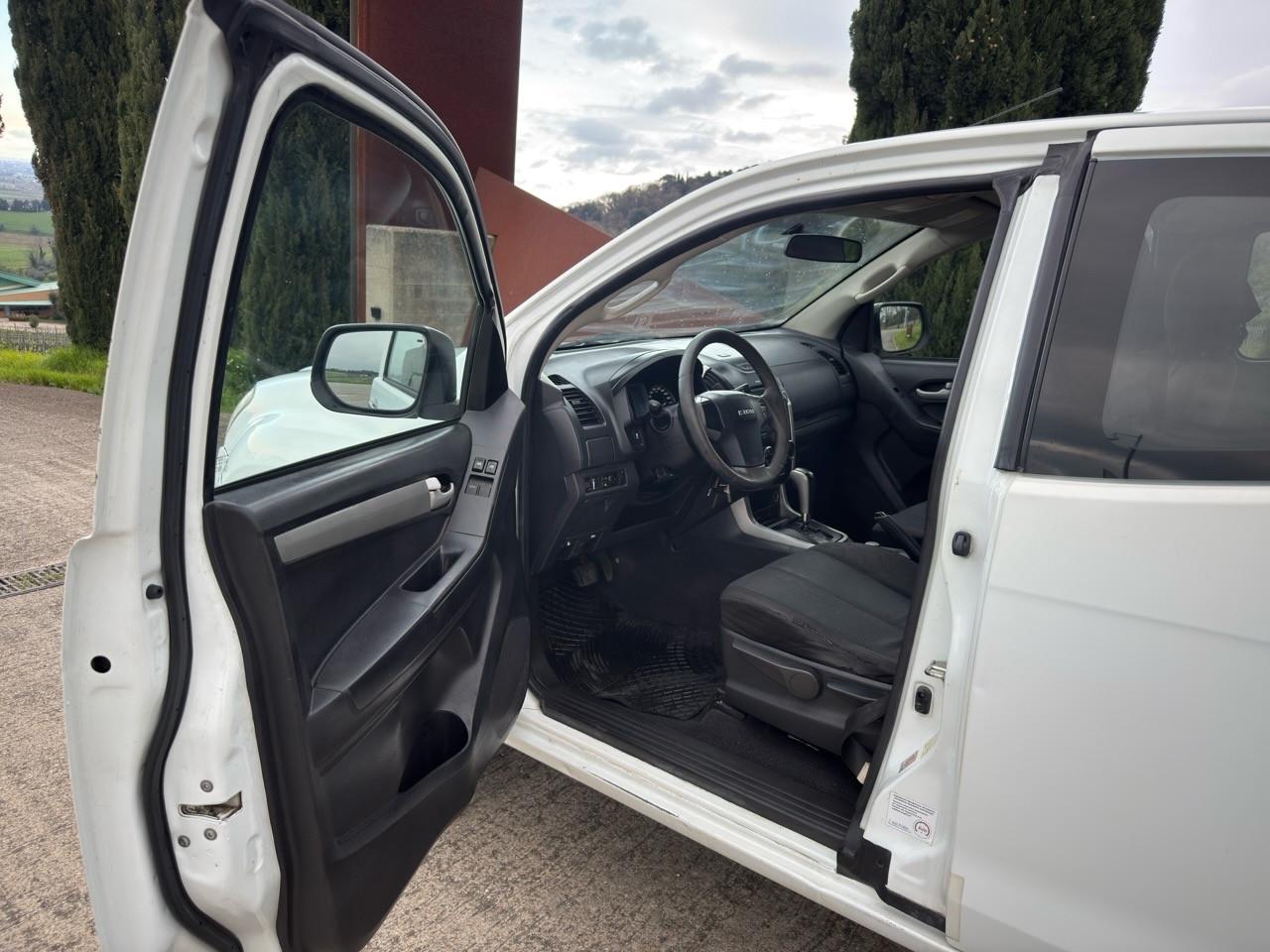Isuzu D-Max 2.5 Crew Cab Solar Special 4WD