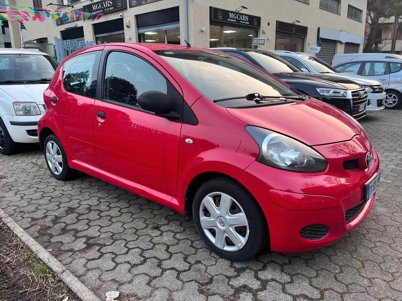 Toyota Aygo 1.0 12V VVT-i 5 porte Sol - 2009