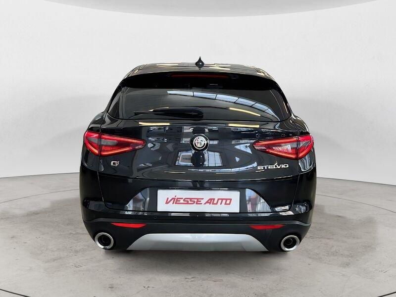 Alfa Romeo Stelvio 2.2 Turbo Diesel 210CV AT8 Q4 Business
