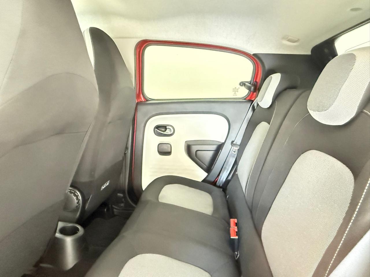 RENAULT TWINGO LIMITED 21.000 KM