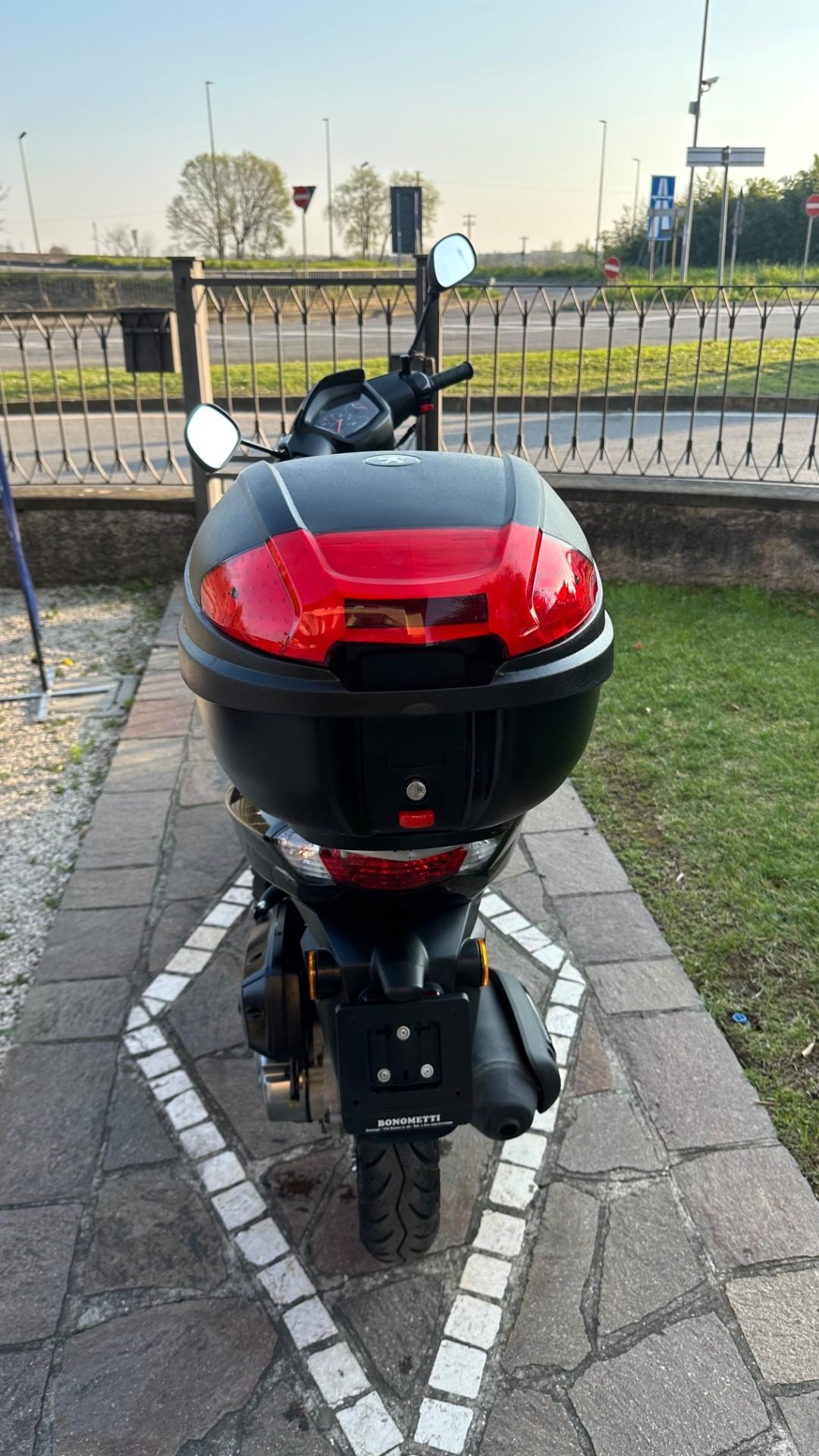 Peugeot Kisbee 50 4t Bauletto posteriore