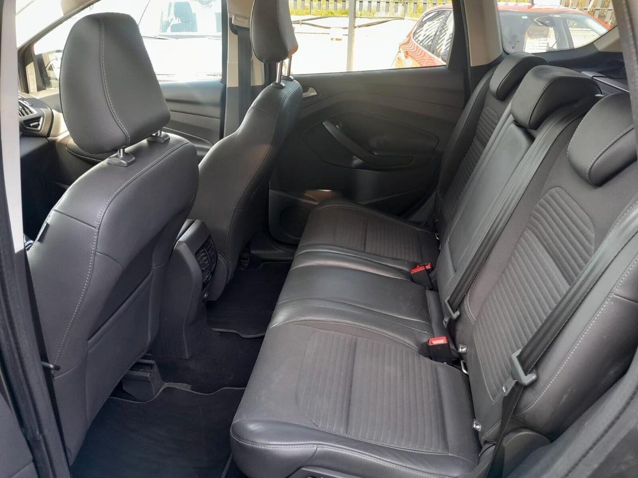 Ford Kuga 2.0 TDCI 150 CV S&S 4WD Powershift Titanium