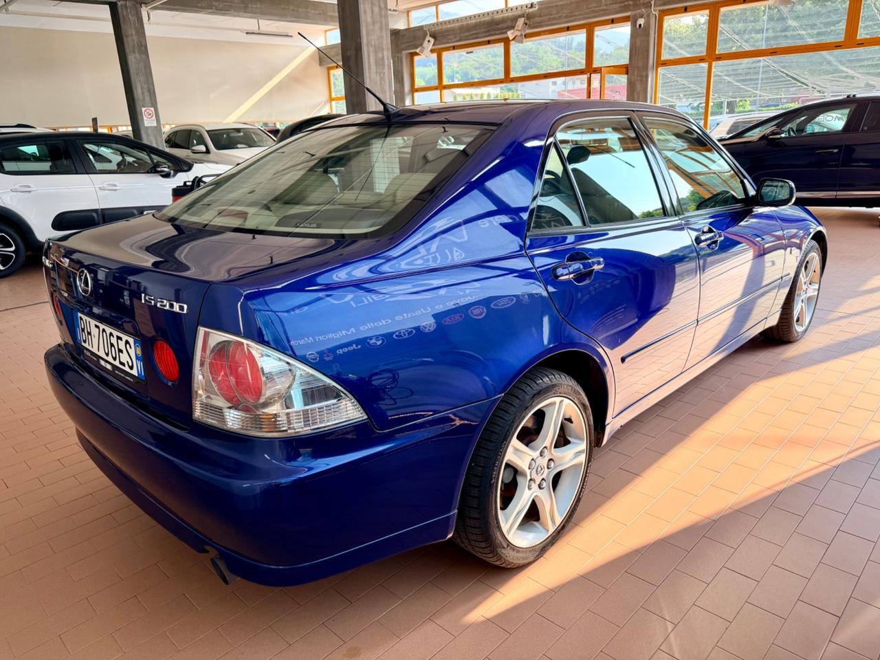 Lexus IS 200 2000 benzina 155cv Autom - 51.000km