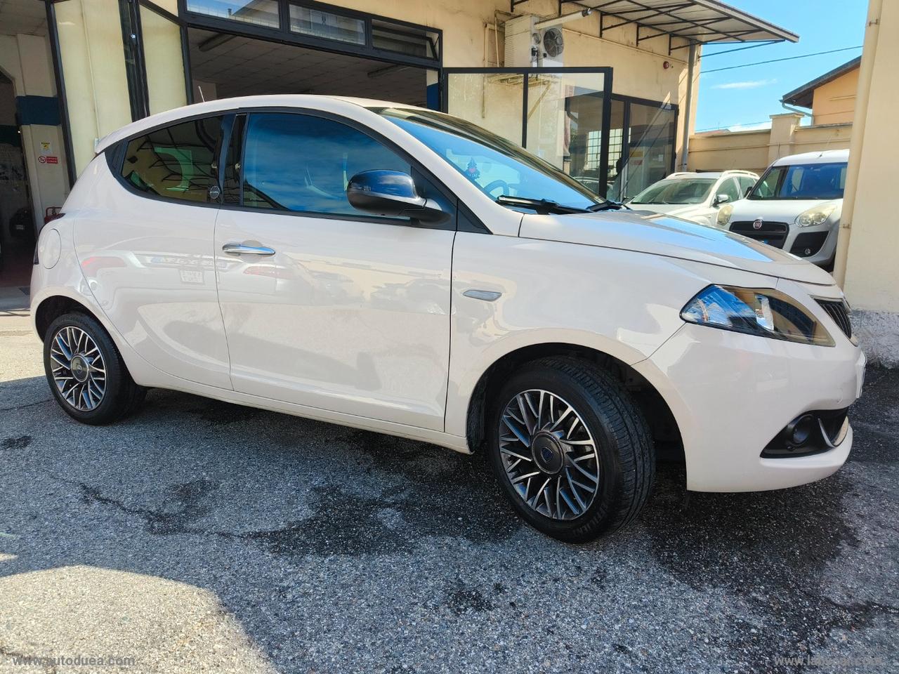 LANCIA Ypsilon 1.0 FireFly HYBRID Eco Gold NO VINCOLI