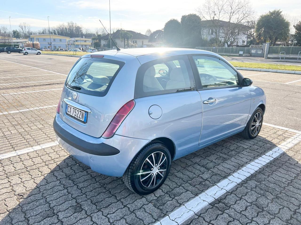 Lancia Ypsilon 1.2 16V Platino NEOPATENTATI