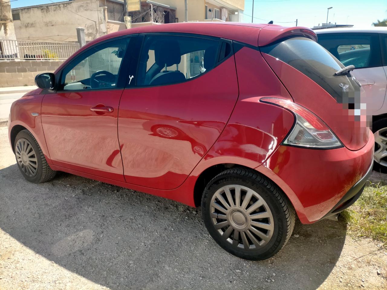 Lancia Ypsilon 1.2 69 CV 5 porte Silver