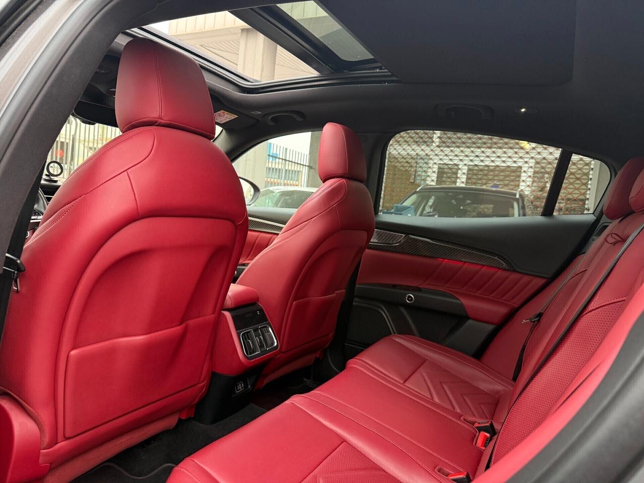 Maserati Grecale 2.0 mhev Modena 330cv (SERVICE IN MASERATI)