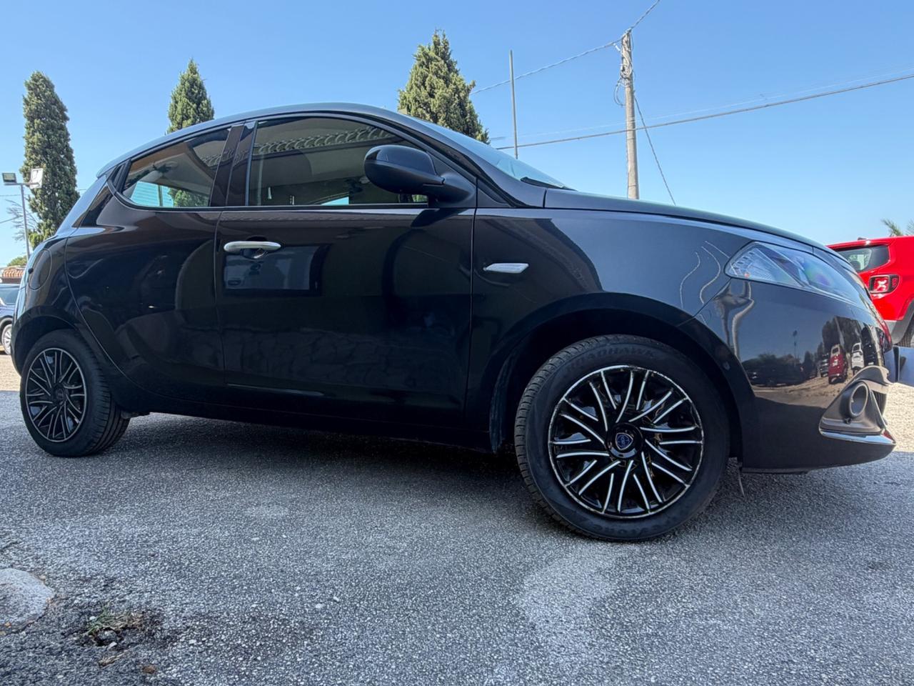 Lancia Ypsilon 1.0 FireFly 5 porte S&S Hybrid Alberta Ferretti