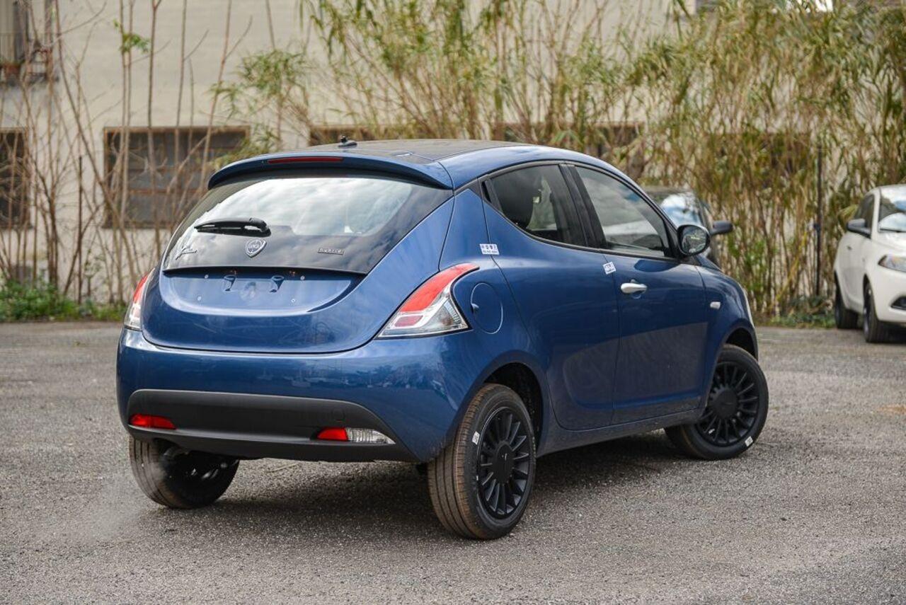 LANCIA Ypsilon III 2021 - Ypsilon 1.0 firefly hybrid Silver s&s 70cv