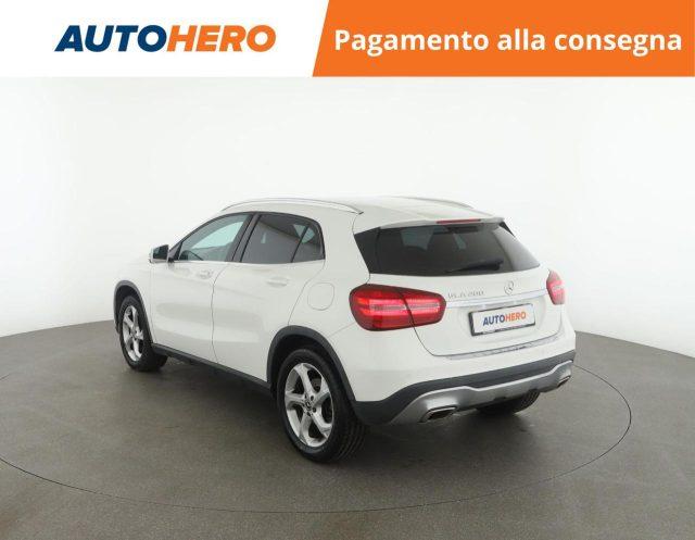 MERCEDES-BENZ GLA 200 Sport
