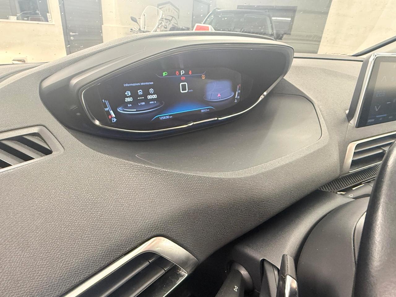 Peugeot 3008 BlueHDi 130 S&S EAT8 Business