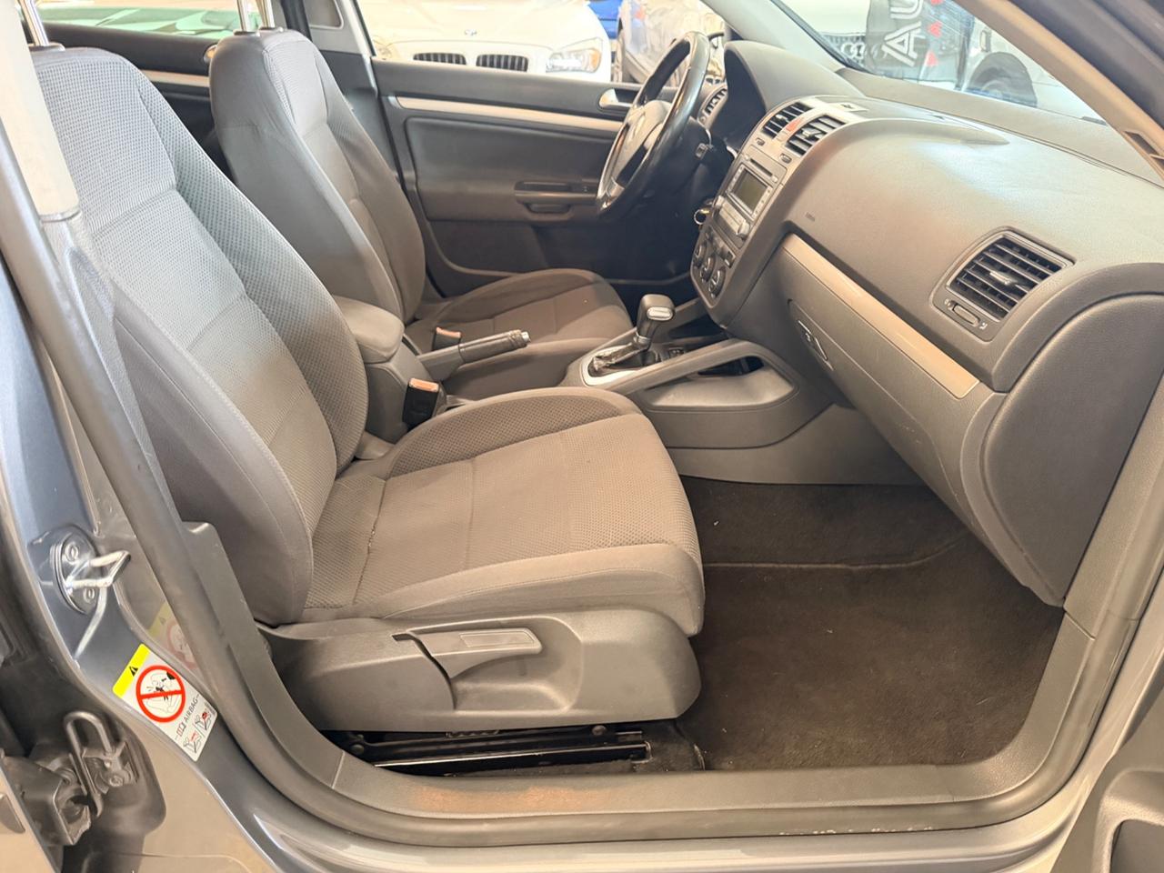 Volkswagen Golf 1.6 16V FSI 5p. tip. Comfortline