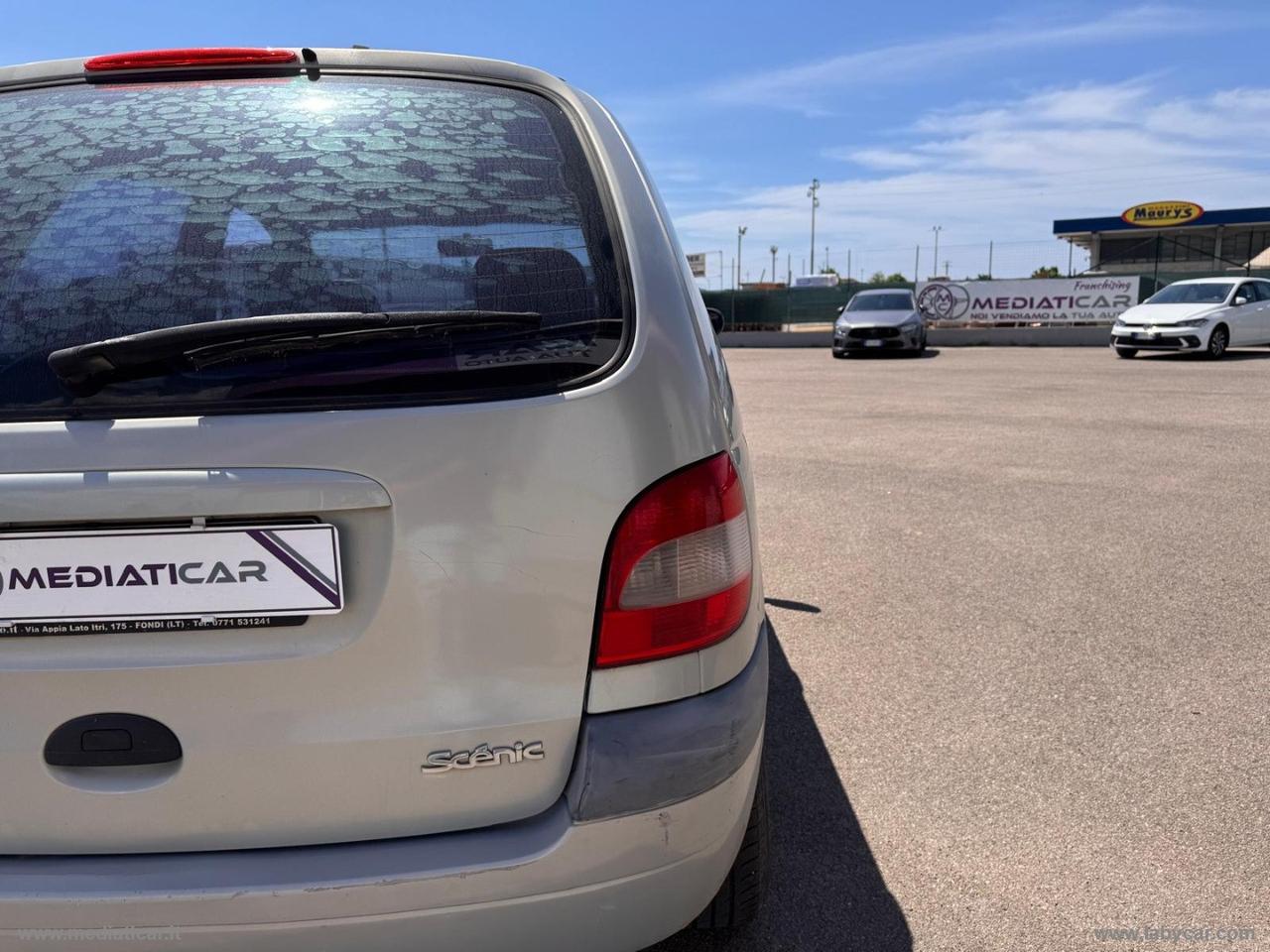 RENAULT Mégane Scénic 1.4 16V RXE