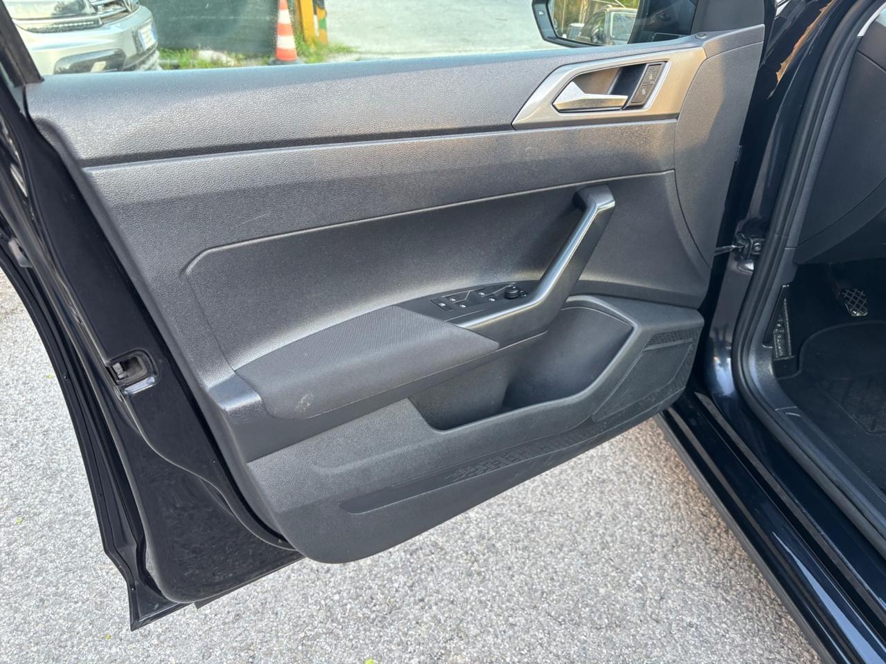 Volkswagen Polo 1.0 5p. Comfortline OK NEOPATENTATI