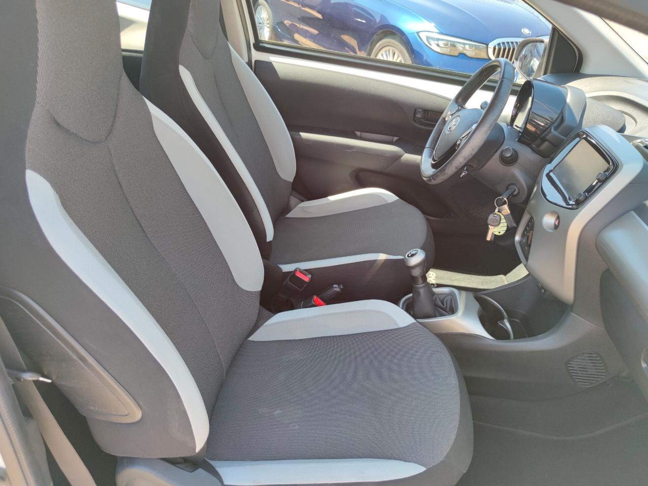 Toyota Aygo 1.0 VVT-i 69 CV 3 porte x-clusiv