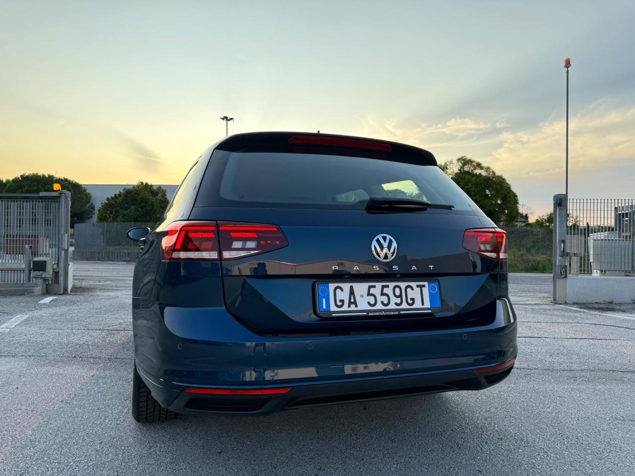 VOLKSWAGEN PASSAT 1.6 Tdi EVO Dsg - Led Navi