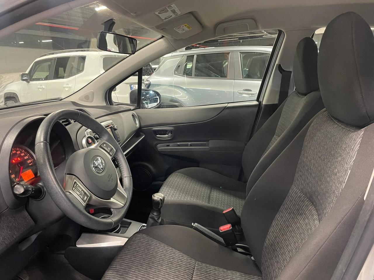 TOYOTA Yaris 3ª serie Yaris 1.0 5 porte Van Ac...