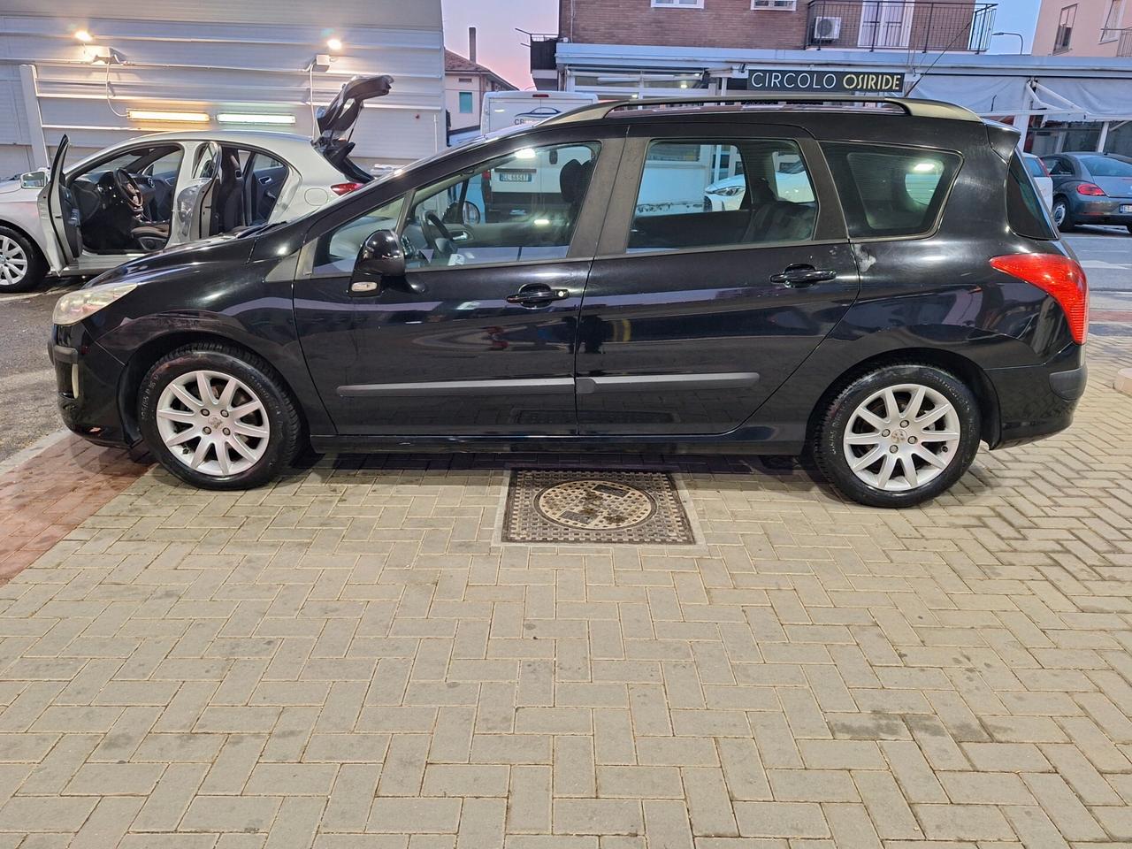 Peugeot 308 1.6 HDi 110CV SW Premium UNICOPROPIETARIO KM CERTIFICATI