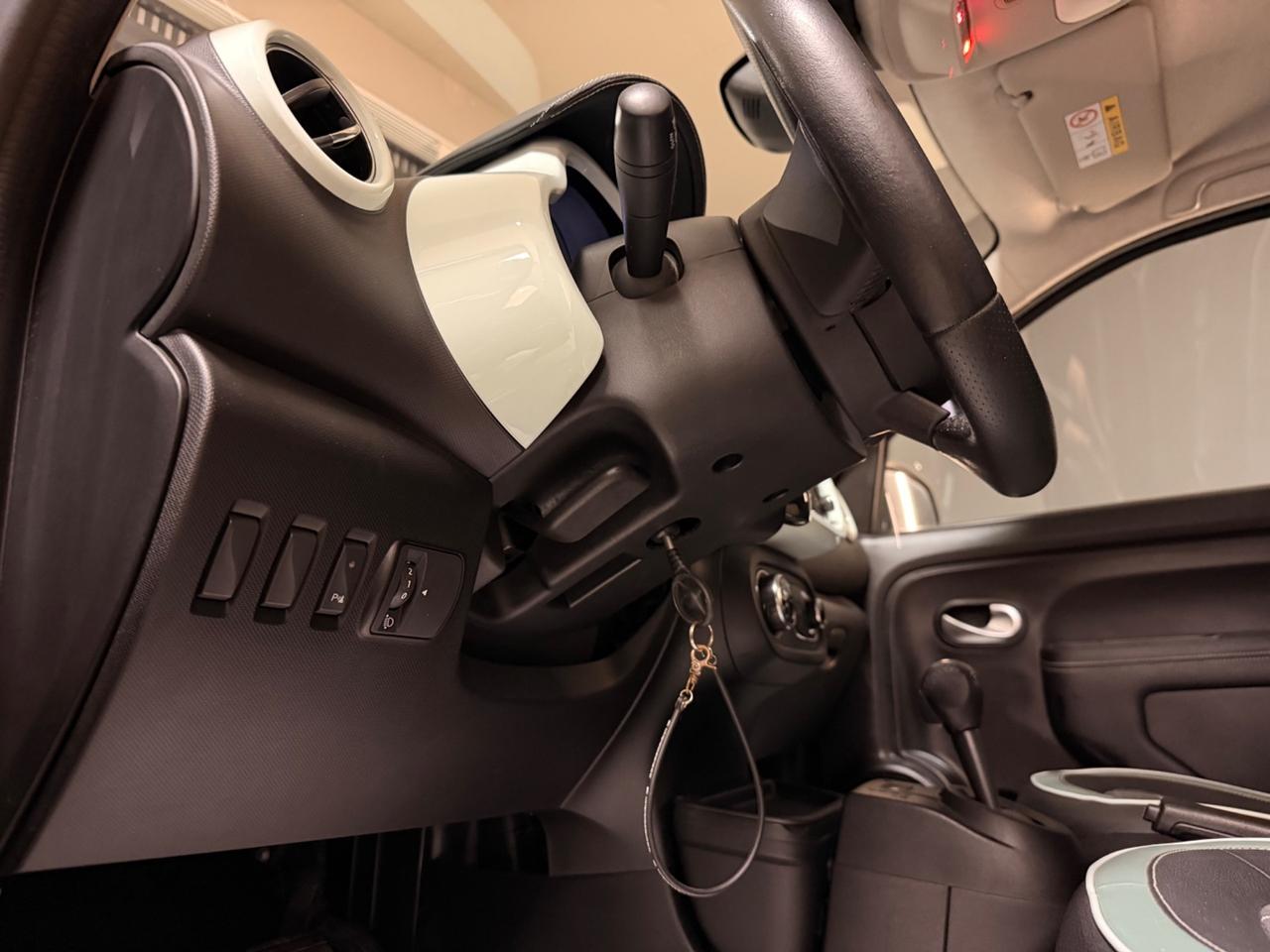 Renault Twingo automatica/pelle/led ed.La Parisienne