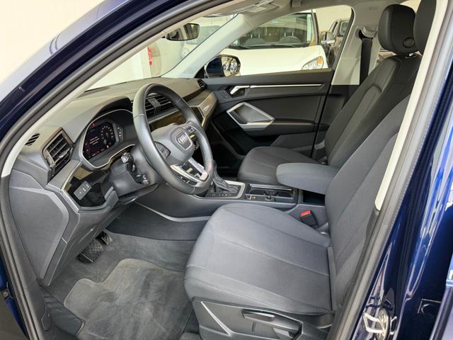 AUDI Q3 35 TDI S tronic Identity Black