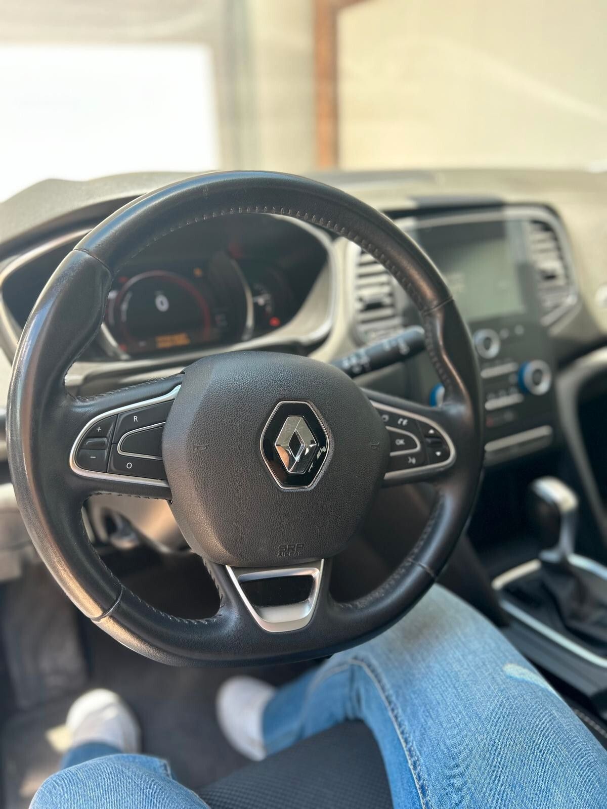 Renault Megane 2019 photo 2