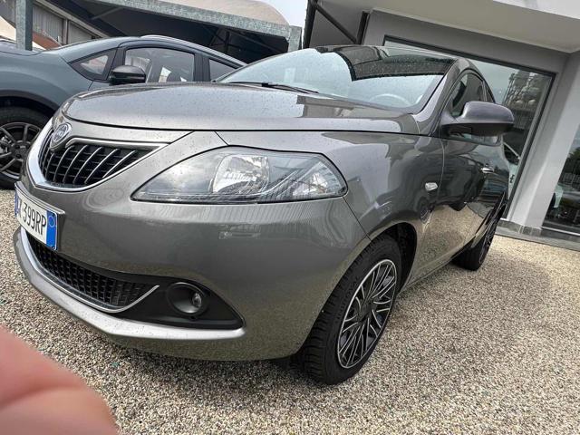 LANCIA Ypsilon 1.0 FireFly 5 porte S&S Hybrid Ecochic Silver