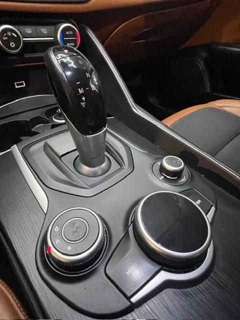 Alfa Romeo Giulia 2.2 Turbodiesel 180 CV AT8 Business Sport Launch Ed.