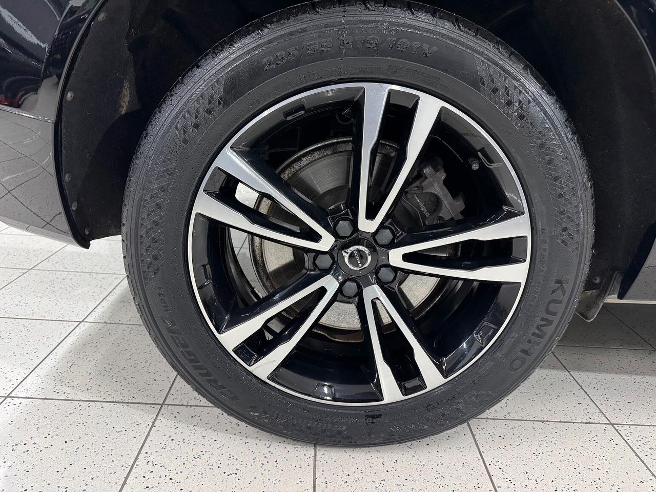 XC60 B4 Momentum Pro VETRI SCURI BELLA!!!!!