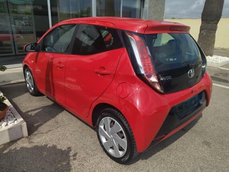 Toyota Aygo 1.0 VVT-i 69 CV 5 porte x-play TSS MMT