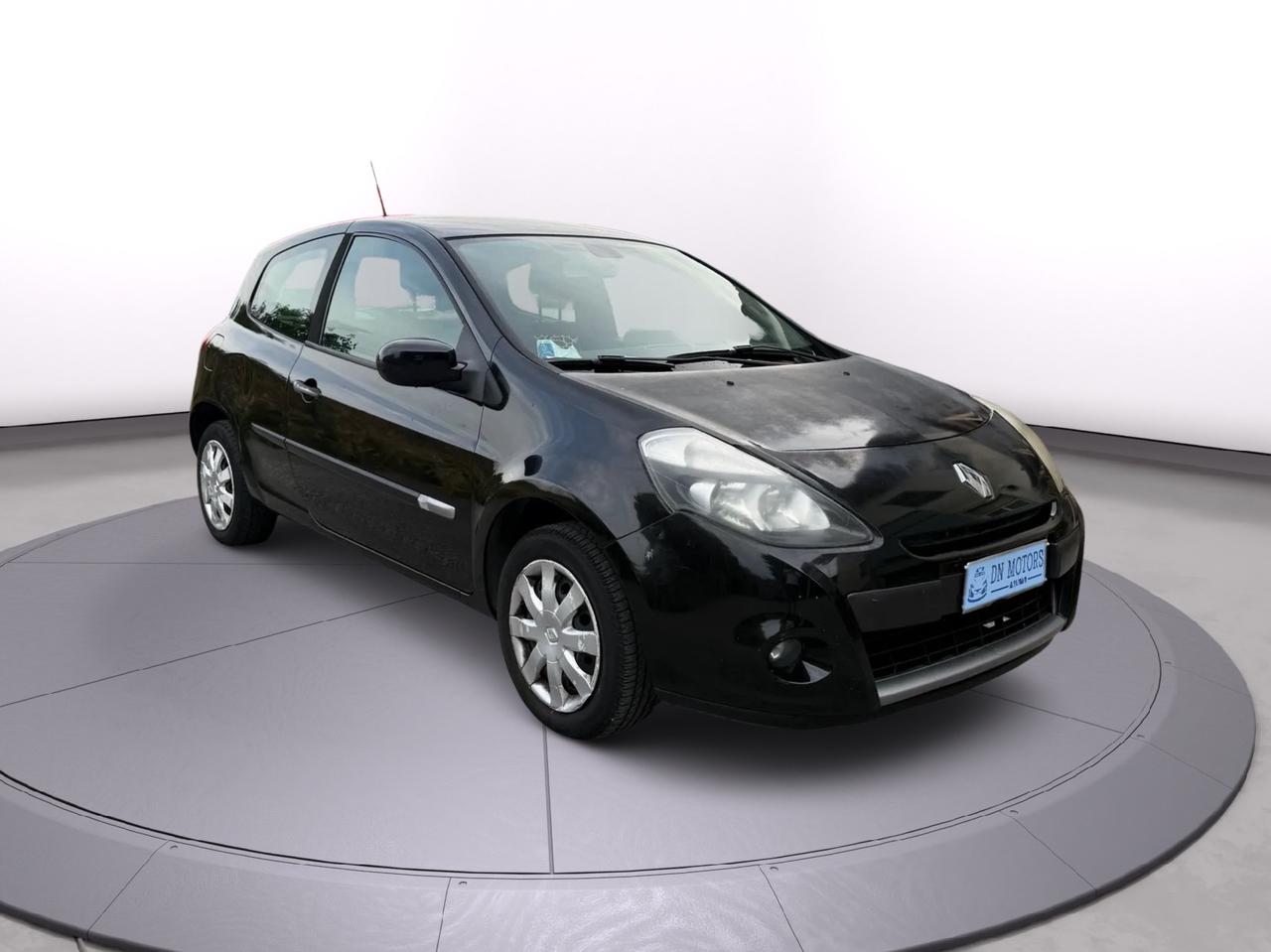 Renault Clio 1.2 benzina anno 2010 neo patentati