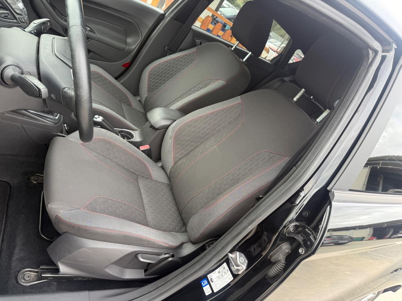 Ford Fiesta 1.5 TDCi 75CV 5 porte ST-Line