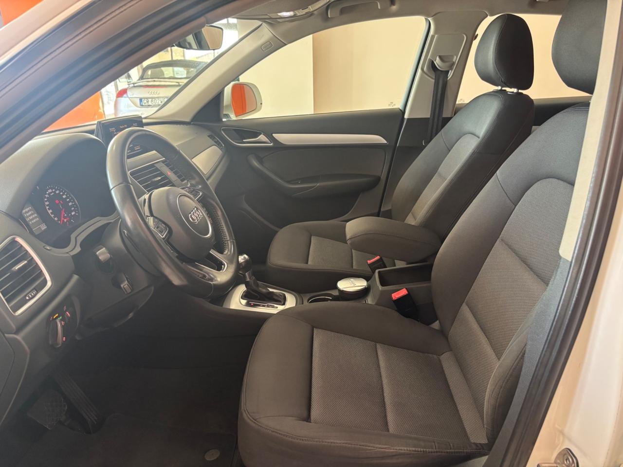 Audi Q3 2.0 TDI 120 CV Sport xeno navi automatica