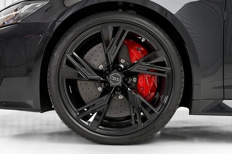 Audi RS6 RS 6 Avant 4.0 TFSI V8 quattro tiptronic Performance