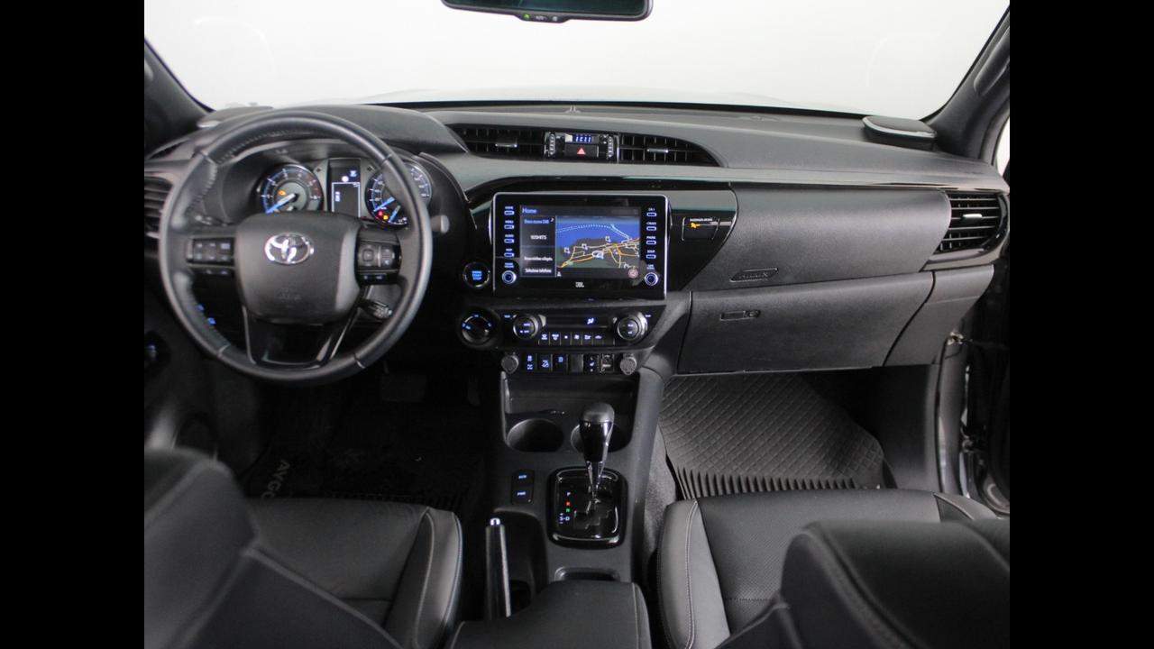 TOYOTA Hilux IV 2021 - Hilux 2.8 d double cab Invincible 4wd auto