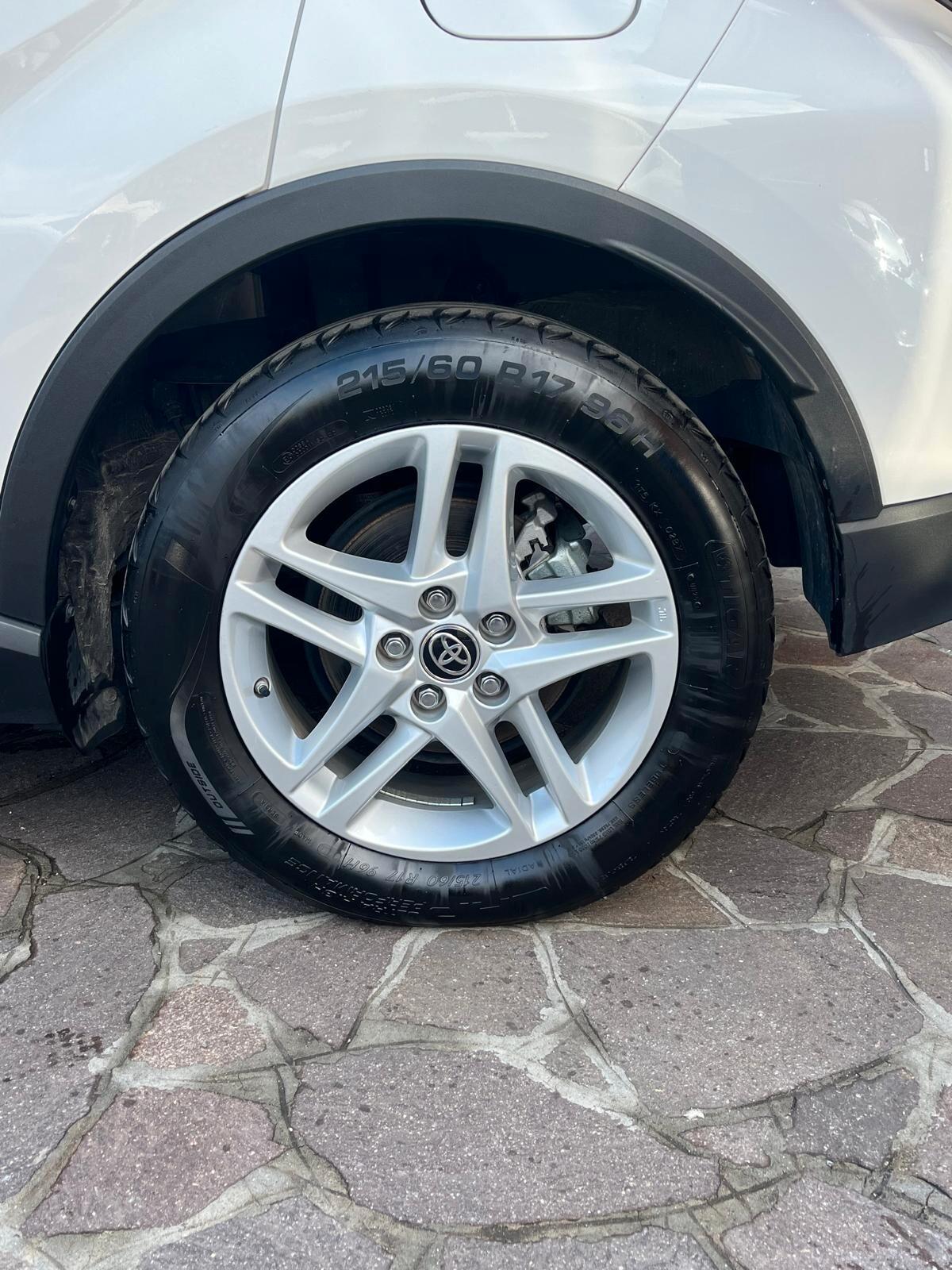 Toyota C-HR 1.8 Hybrid E-CVT Active